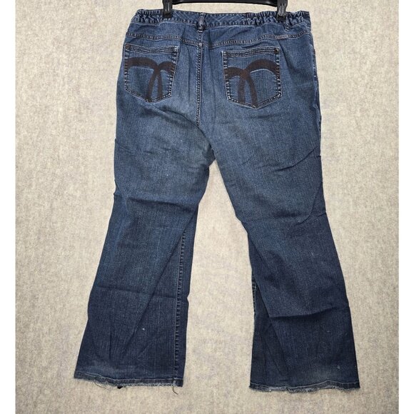 Liz Claiborne Women’s Bootcut Jeans Medium Wash 22W Elastic Waist Distressed Hem - Picture 6 of 9